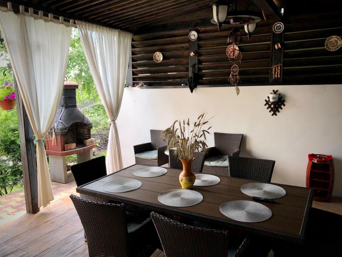 Casa Paunescu Milostea المظهر الخارجي الصورة